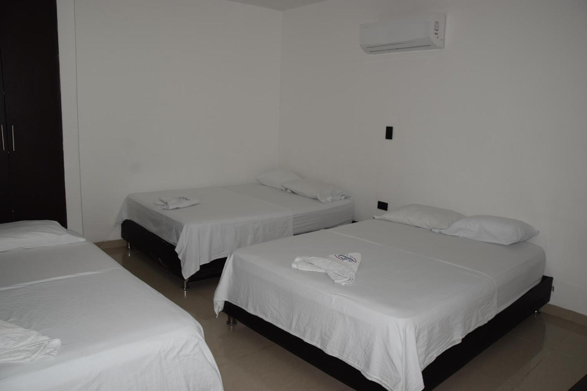Hotel Barcelona Montería エクステリア 写真