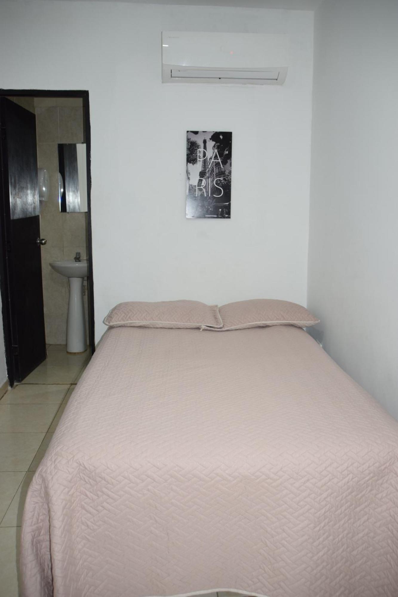 Hotel Barcelona Montería エクステリア 写真
